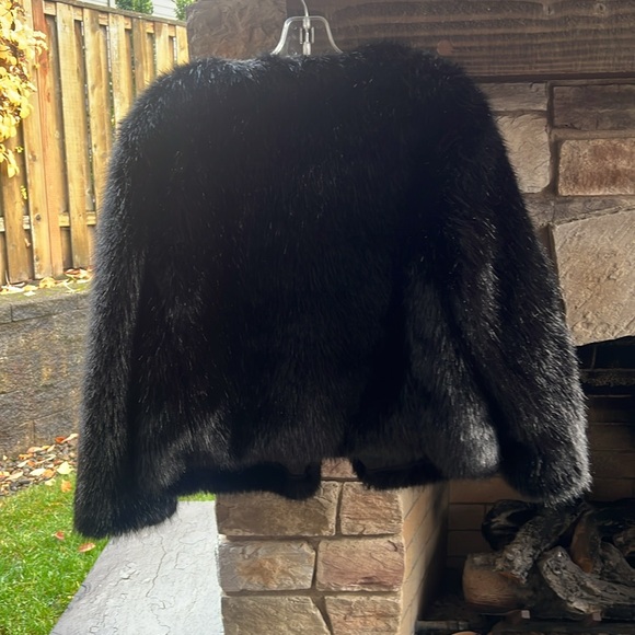 Banana Republic Faux Fur Jacket Size Large - Picture 4 of 8